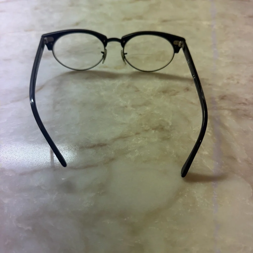 Ray-Ban classic oval